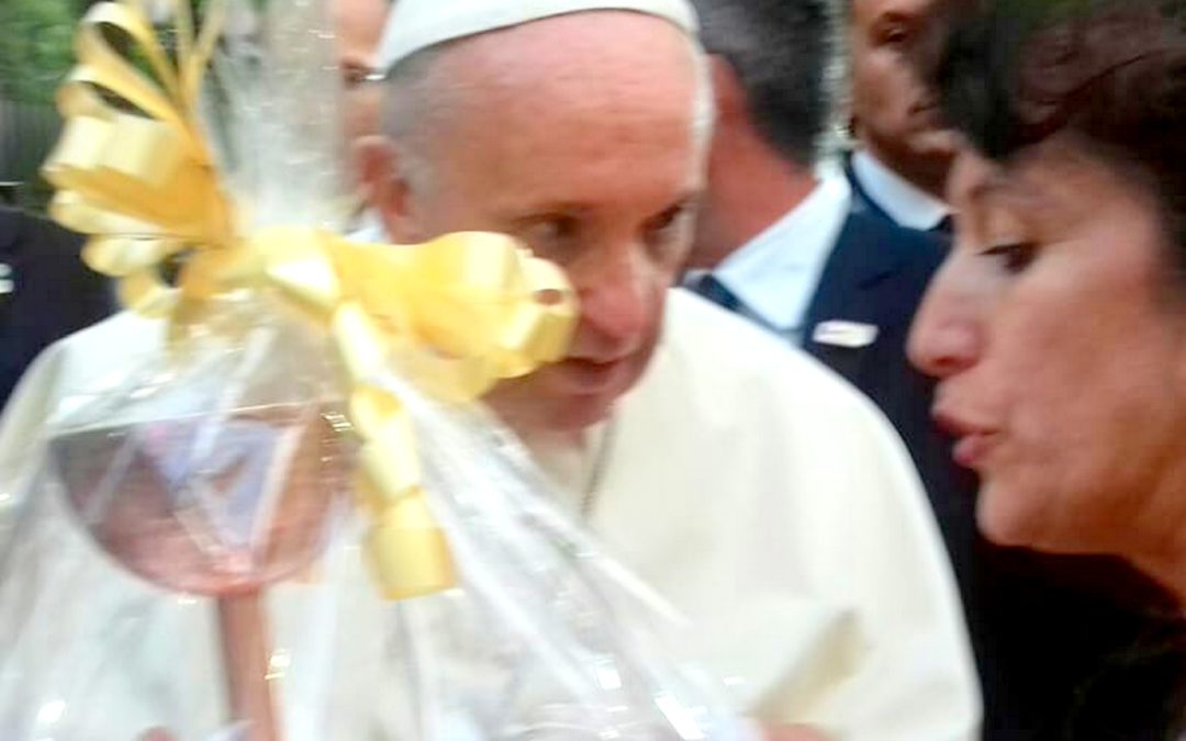Papa Francisco recibió regalo de una machalina