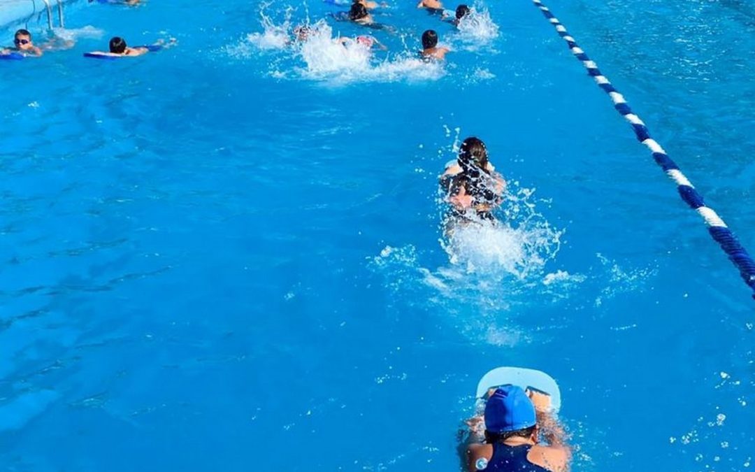 Estas son las fechas de inscripción para los cursos de natación en piscina de Machalí
