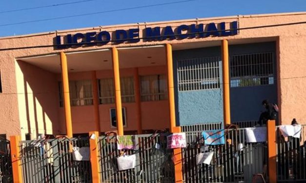 Estudiantes se toman el Liceo de Machalí