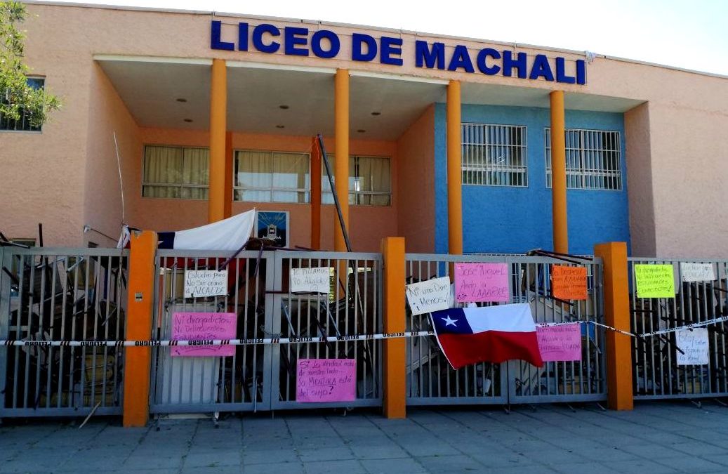 Liceo de Machalí cumple dos semanas en toma