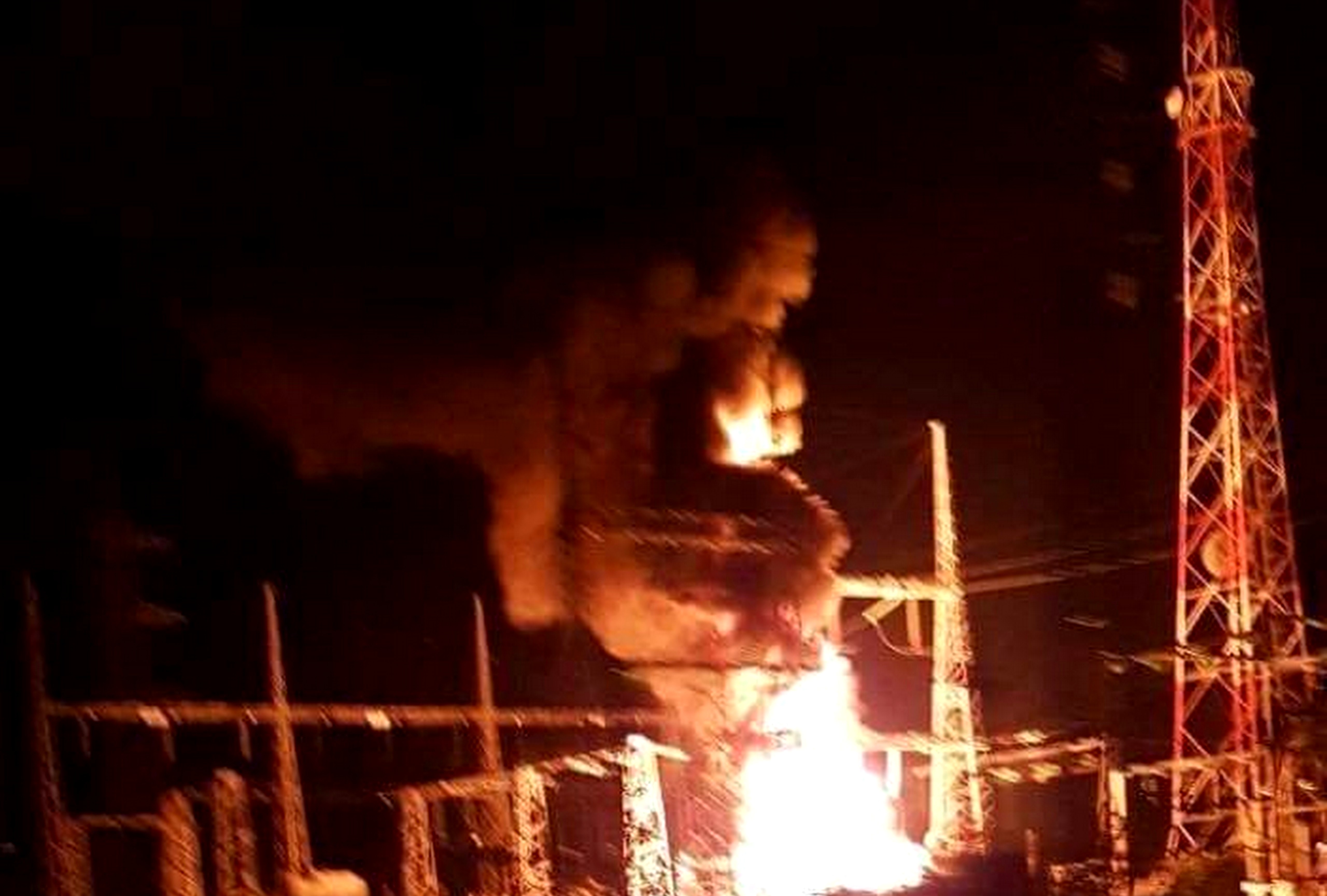 Incendio en subestación eléctrica dejó sin luz a Machalí y varias comunas de la región