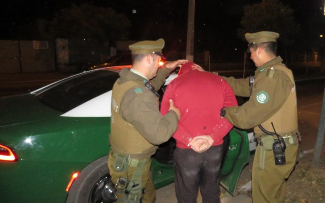 Detienen a sujetos por robo de almendras en sector de Nogales de Machali