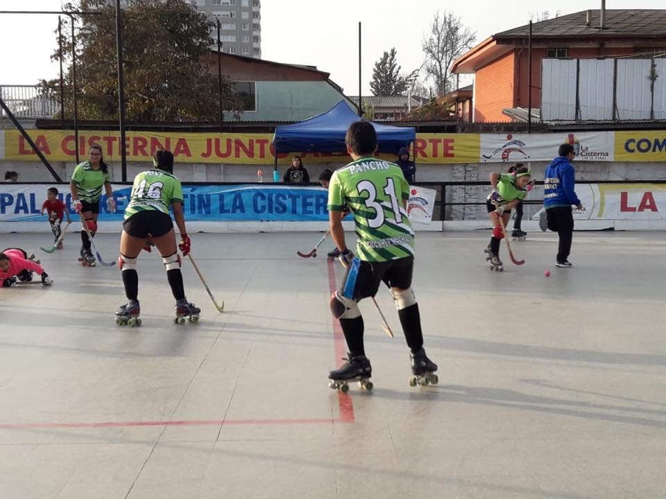 Hockey machalino ya juega en las grandes ligas