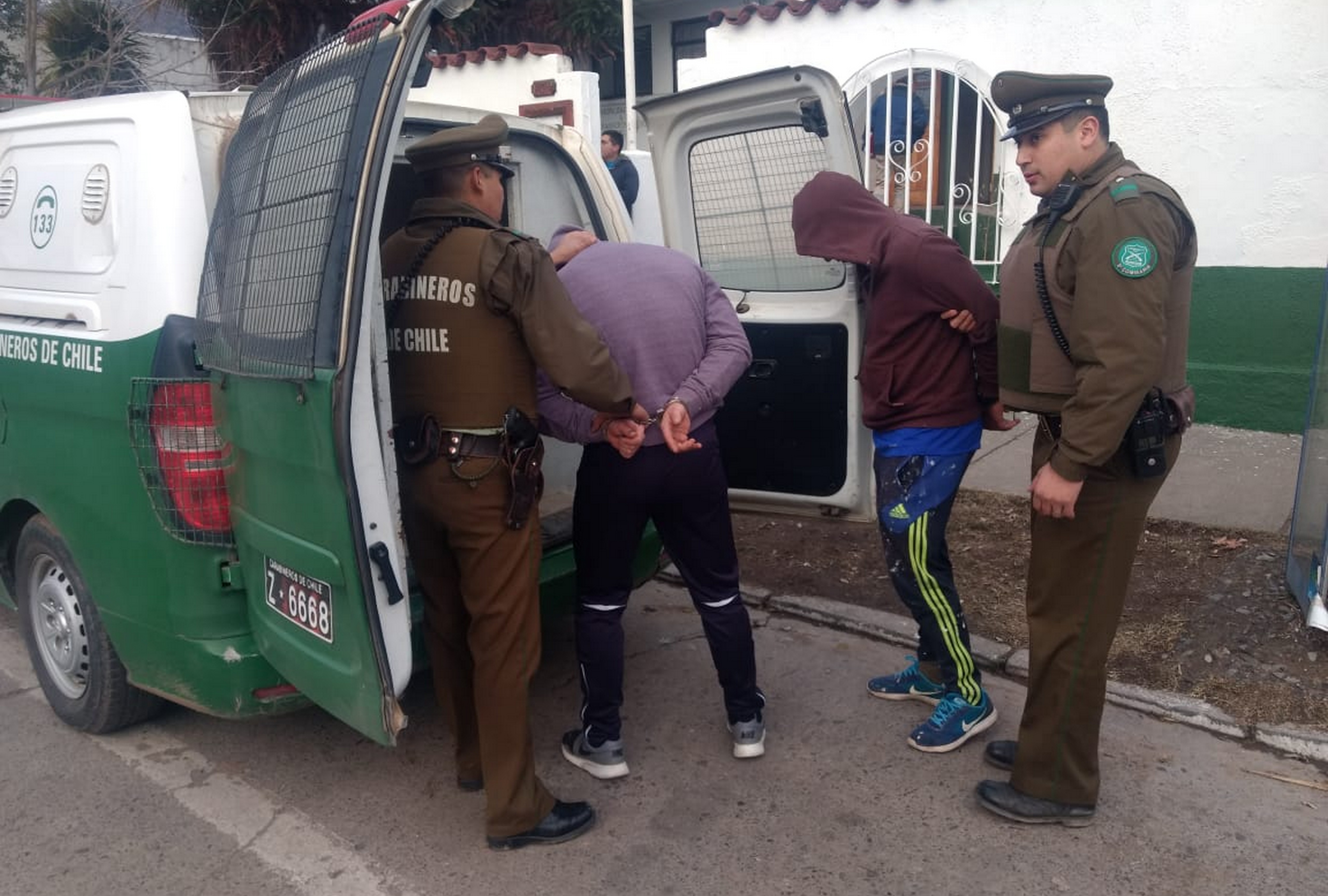 Dos detenidos por robo en vivienda de Machalí
