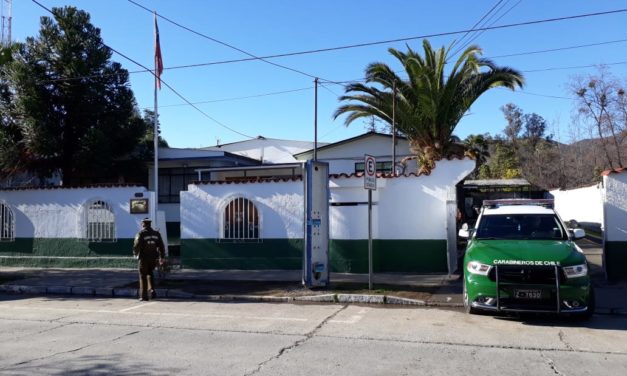 Carabineros detiene a tres sujetos por robo de jeep en Machalí