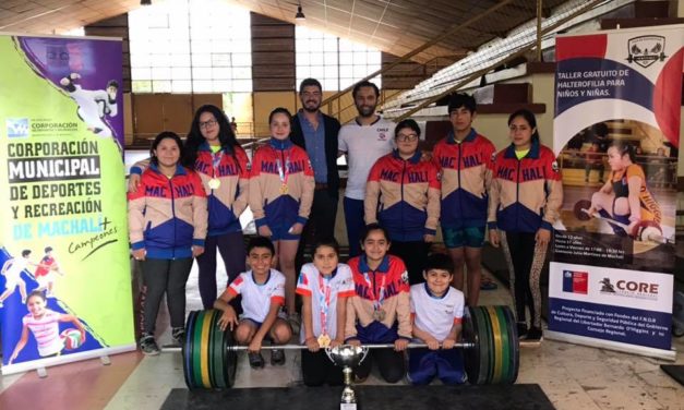 Machalinas son campeonas nacionales en Halterofilia