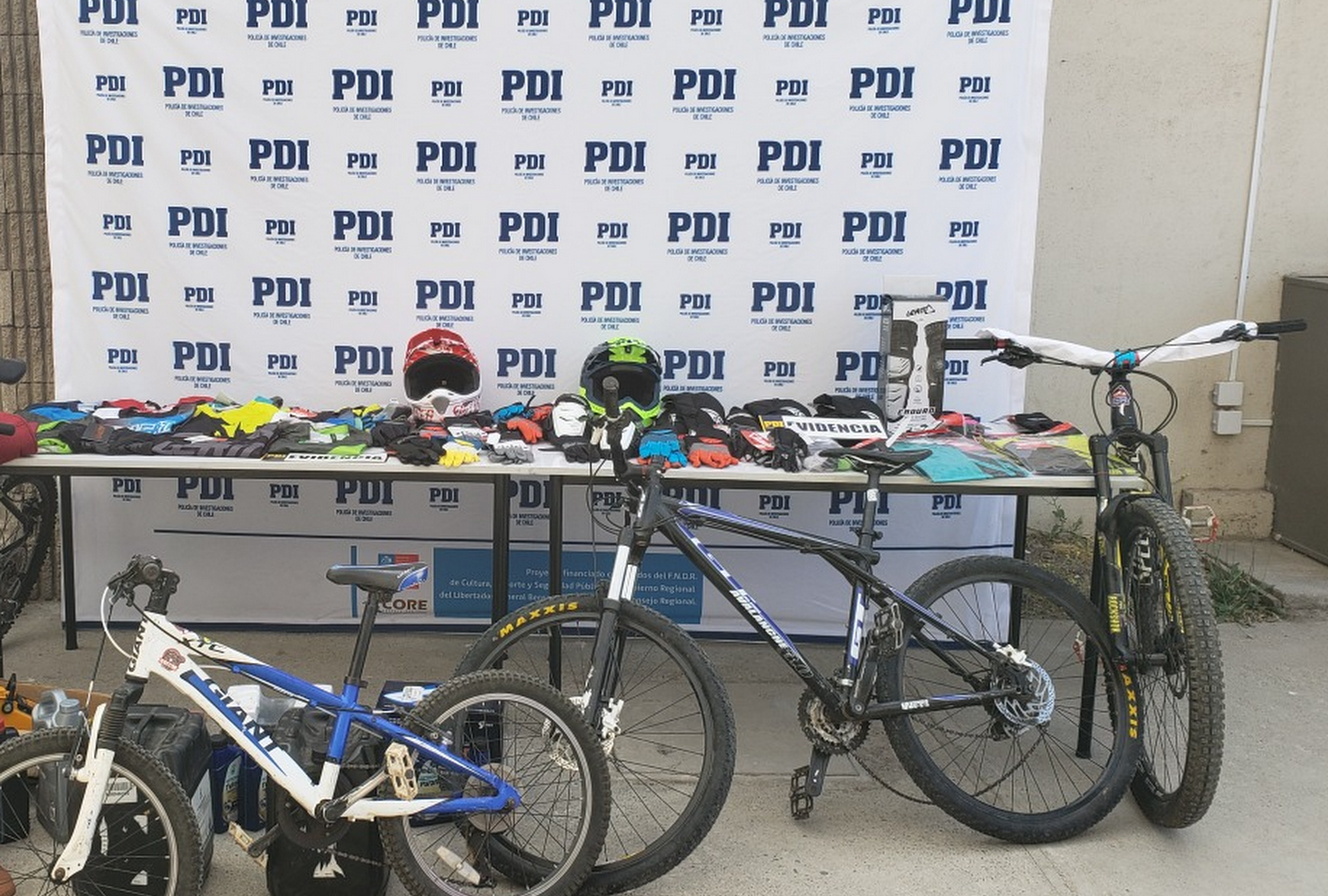 Recuperan especies robadas a tienda de bicicletas de Machali