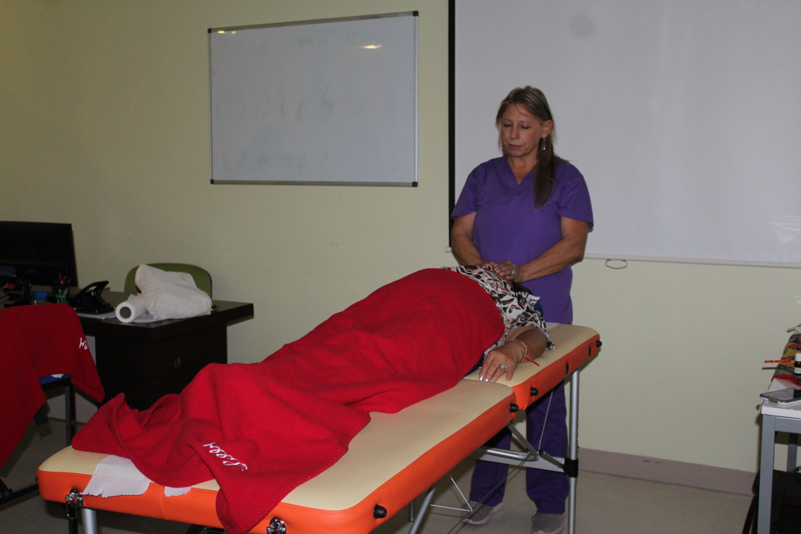 Reinicia ciclo de terapias complementarias para pacientes oncológicos en Hospital Regional