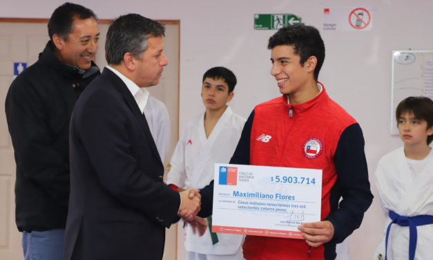 Entregan aporte a rancagüino N° 1 del ranking mundial junior de karate