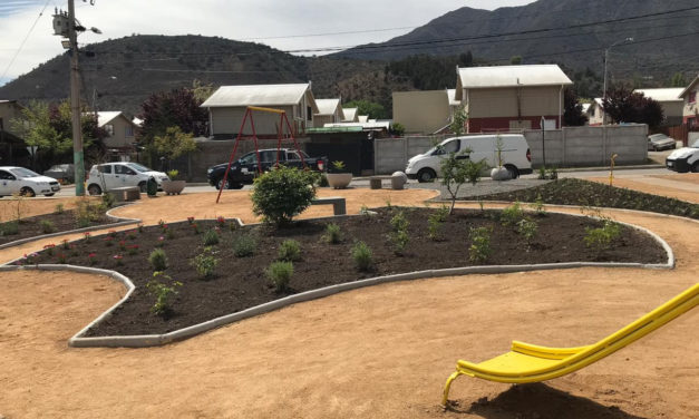 Entregan nueva plaza en Villa Los Girasoles