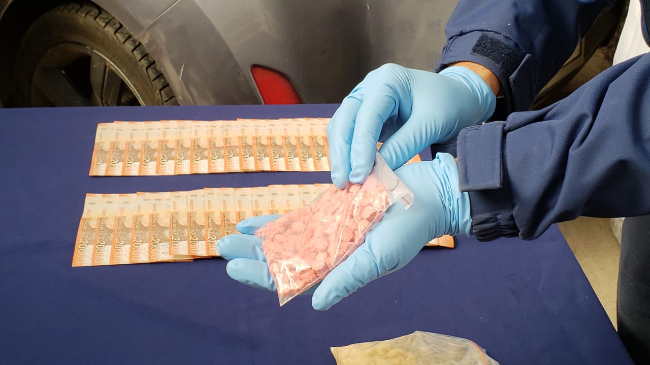 Incautan más de mil dosis de droga sintética que vendían desde Machalí