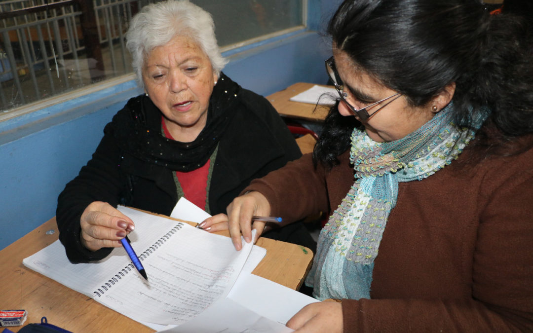 A los 76 años machalina termina su educación media