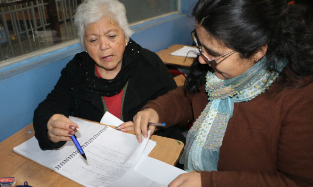 A los 76 años machalina termina su educación media