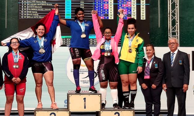 Levantadora de pesas machalina obtiene triple medalla de plata en Argentina