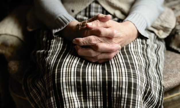 Adultos Mayores de 75 años  inician cuarentena obligatoria desde este viernes