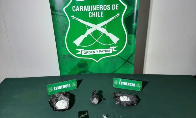 Encuentran cocaína, un pasajero escondido en maletero y al chófer sin permiso temporal en bus interurbano