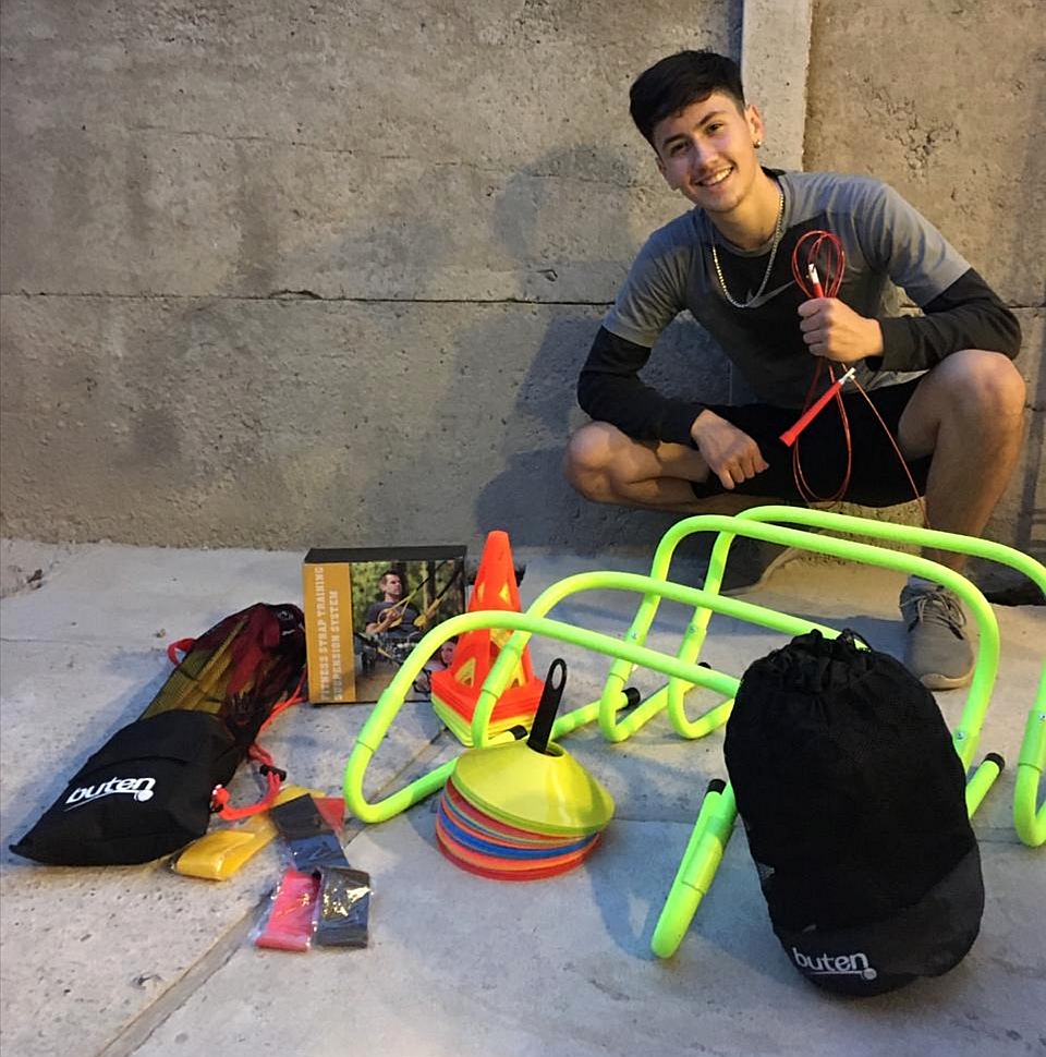 Deportistas de la región reciben kits para que entrenen en casa