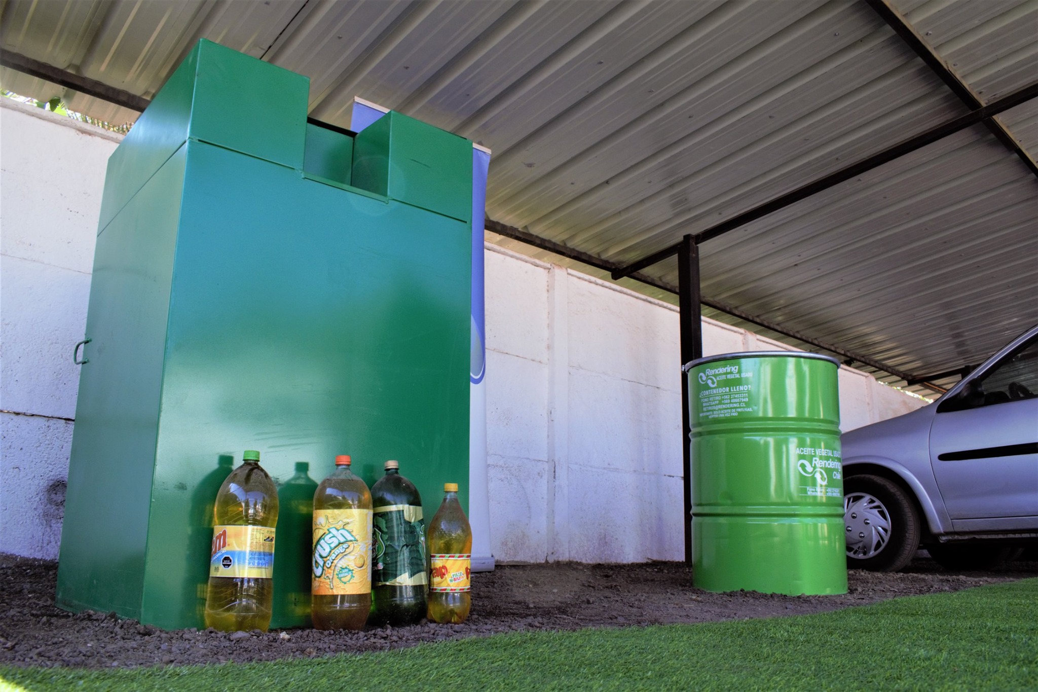 Inauguran puntos de reciclaje de aceite vegetal usado en Machalí