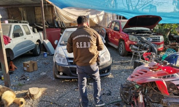 En Machali detienen a tres personas y recuperan camioneta robada