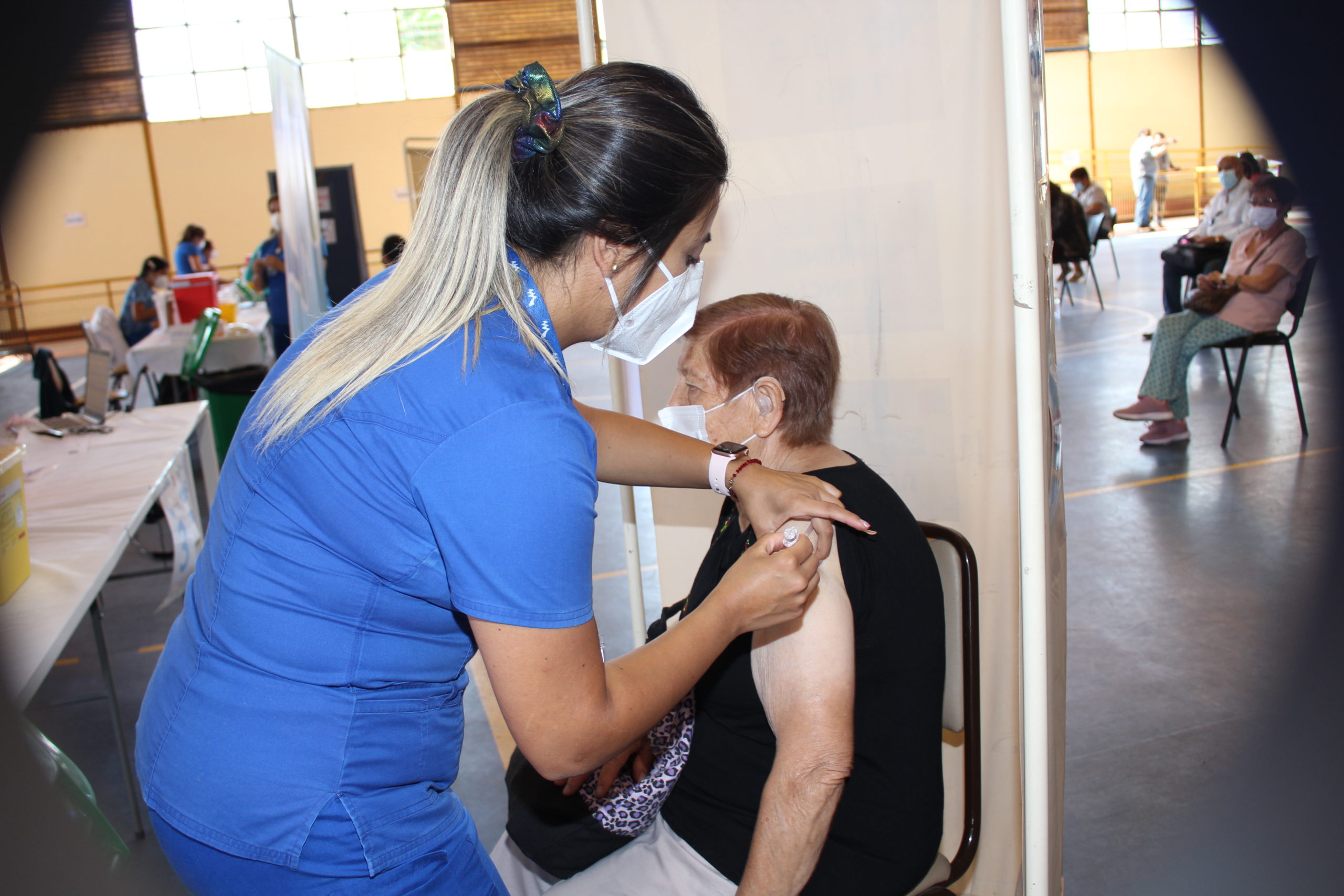 Más de 28 mil personas se han vacunado con la primera dosis contra el coronavirus en Machali