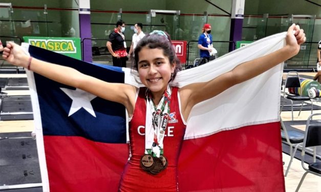 Pequeña Levantadora de Pesas de Machalí sumó 5 medallas de bronce en el Panamericano de México