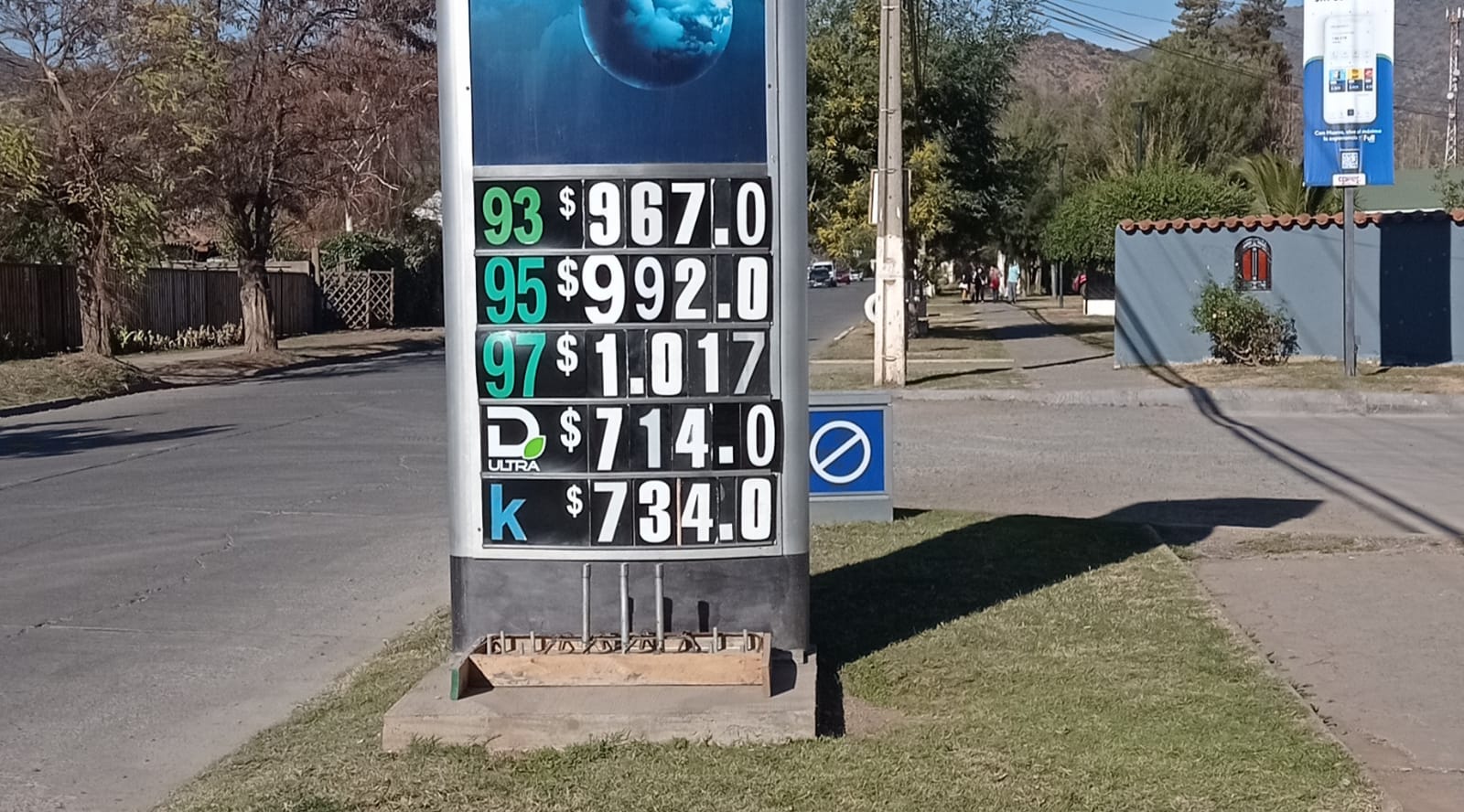 Bencinas bajarán hasta 26 pesos por litro este jueves