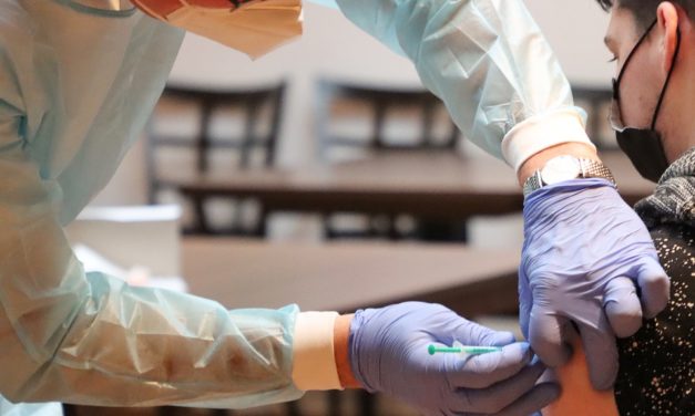 Revisa el calendario de vacunación esta semana: Contempla dosis de refuerzo desde los 18 años