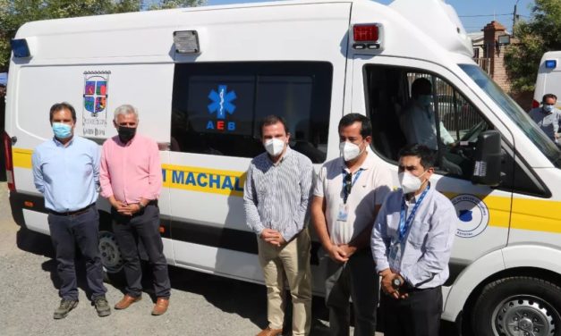 Entregan nueva ambulancia a servicio de urgencia de Machali