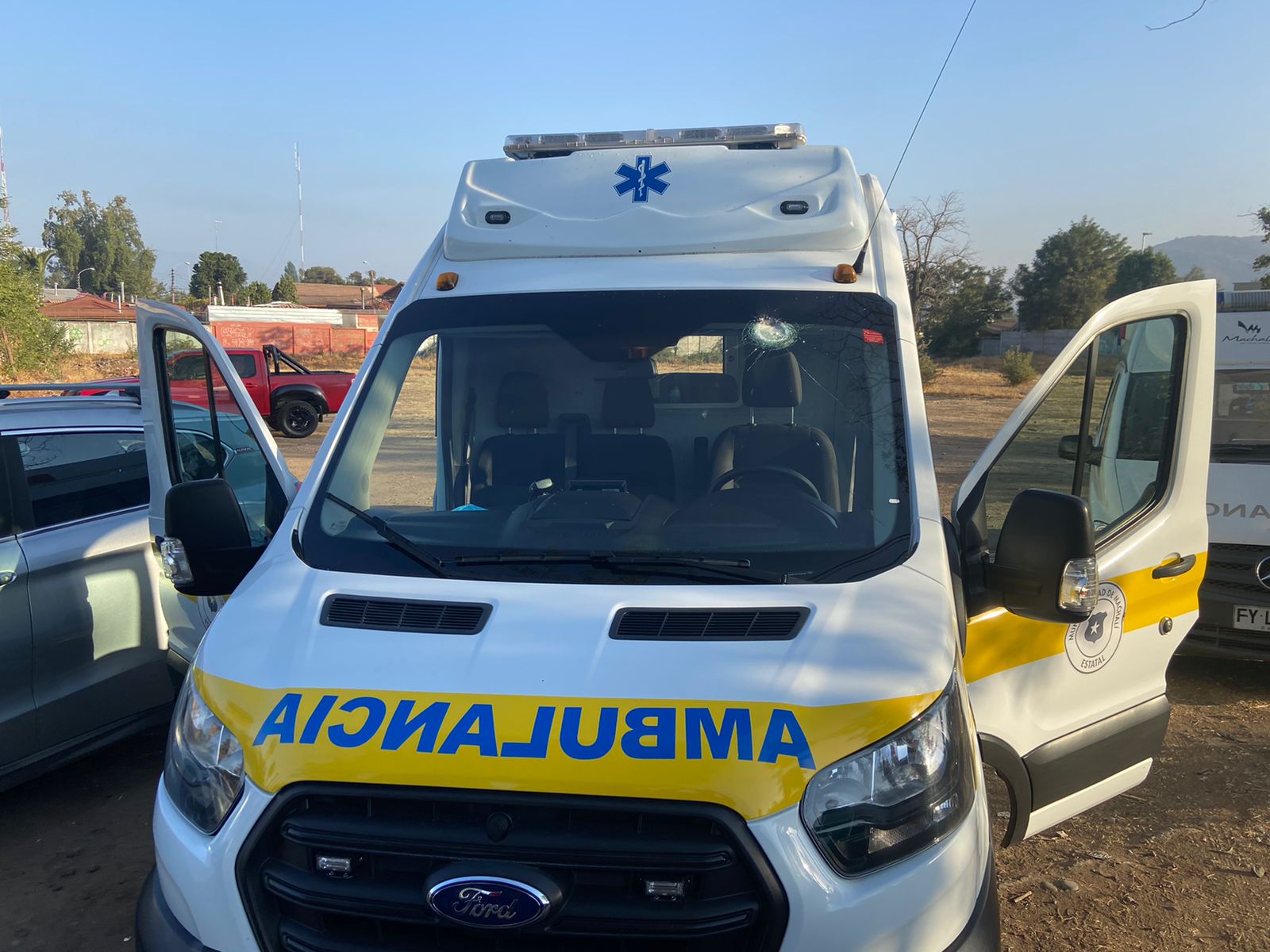 Ambulancia recibió una pedrada en Machalí