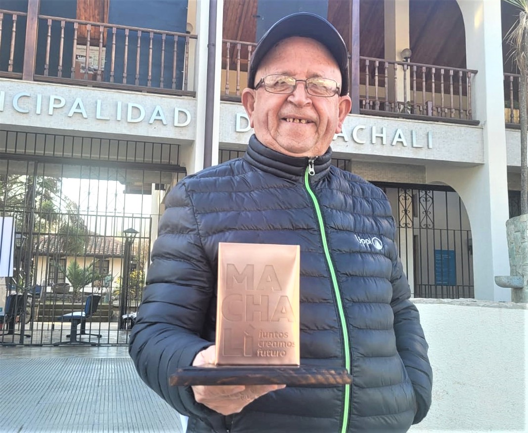 «Tio Polilla» recibe homenaje por su aporte a la cultura de Machalí