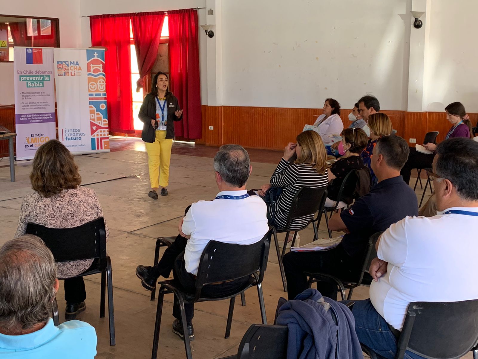 Seremi de Salud realizó educación sanitaria sobre Rabia a vecinos de Machalí
