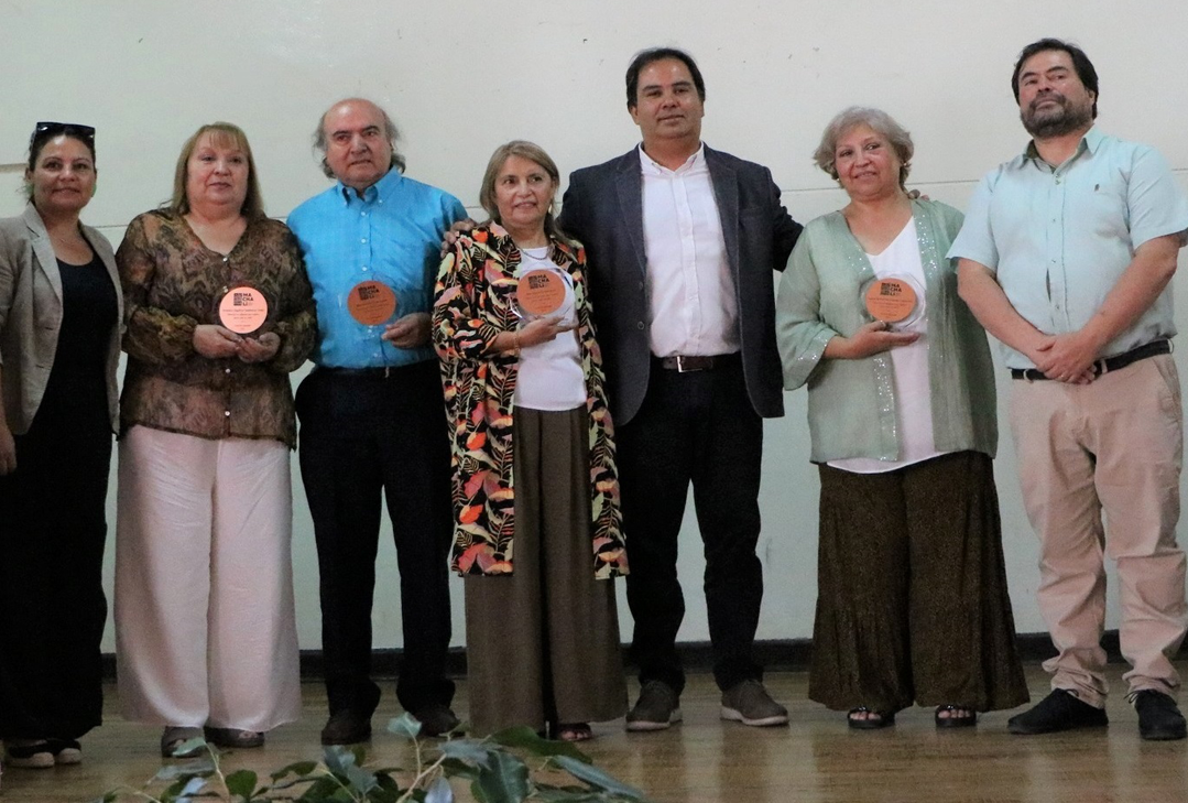 Realizan ceremonia de retiro de docentes de Machali