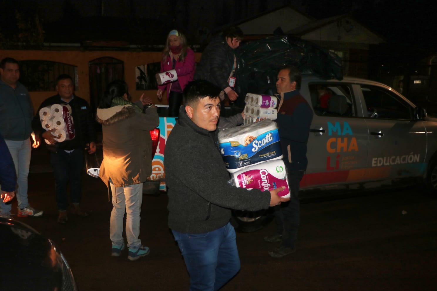 Caravana solidaria llegó a Coltauco con la ayuda de las vecinas y vecinos de Machalí