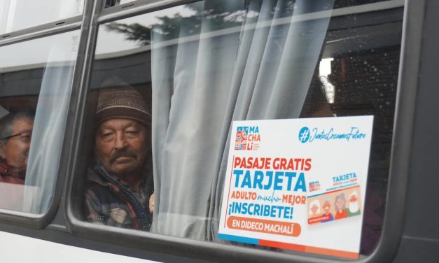 Adultos Mayores de Machalí reciben «Tarjeta Adulto Mucho Mejor» que los beneficiará con Transporte Gratuito.