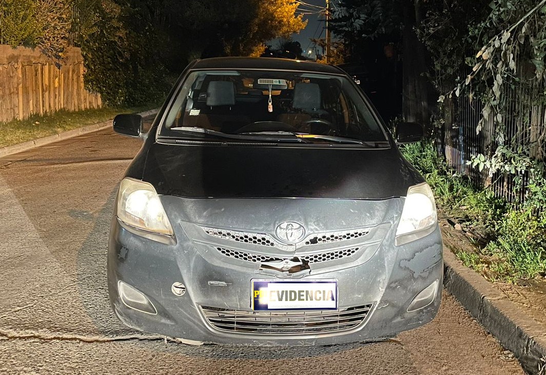 Recuperan vehiculo robado a conductora de aplicación en Machali