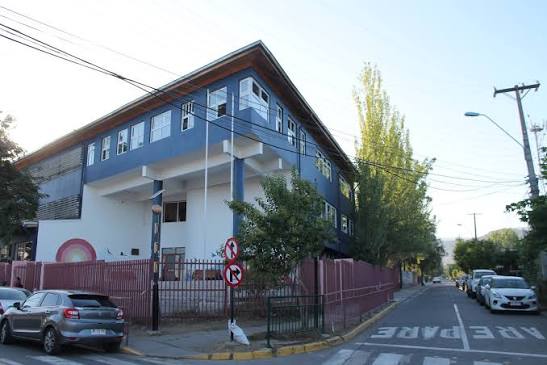 Colegio Los Llanos de Machali suspende las clases de la tarde de este jueves por amenaza