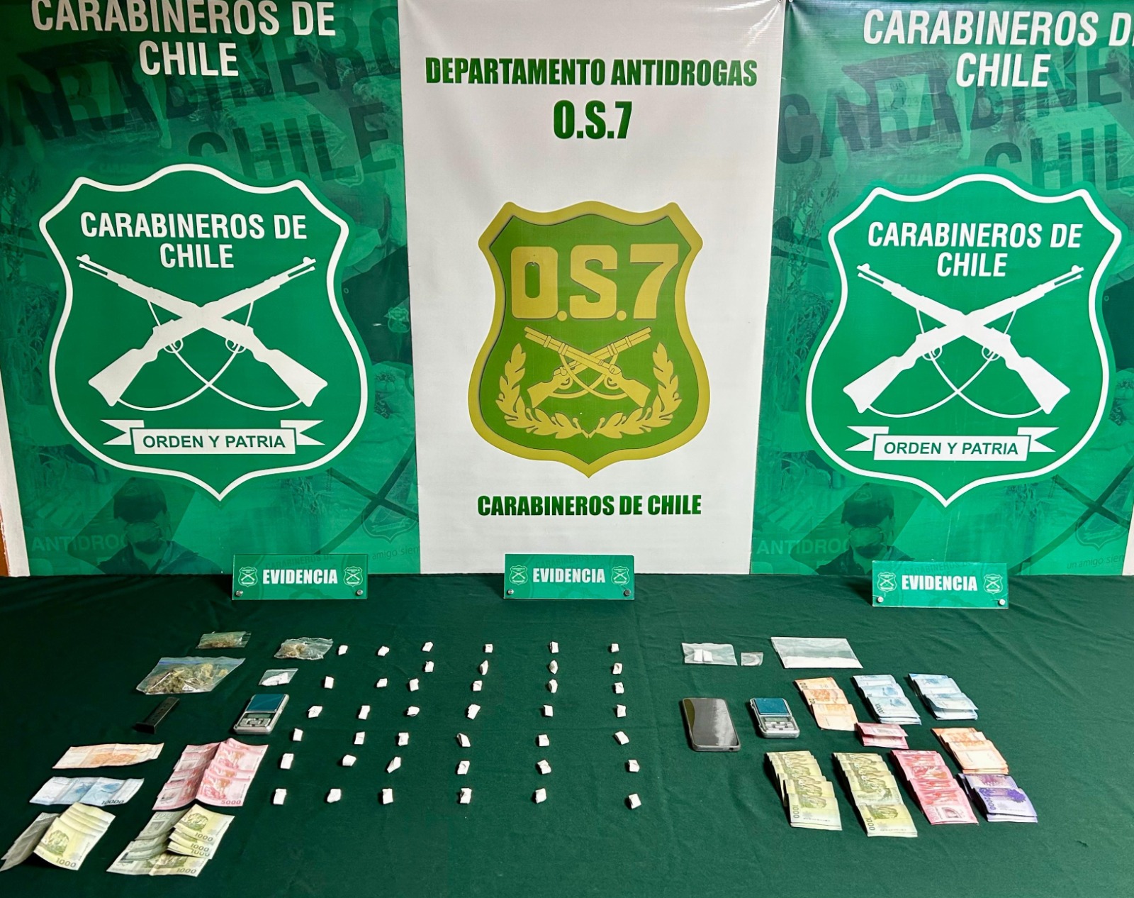 Desarticulan banda dedicada a comercialización de drogas en Machalí